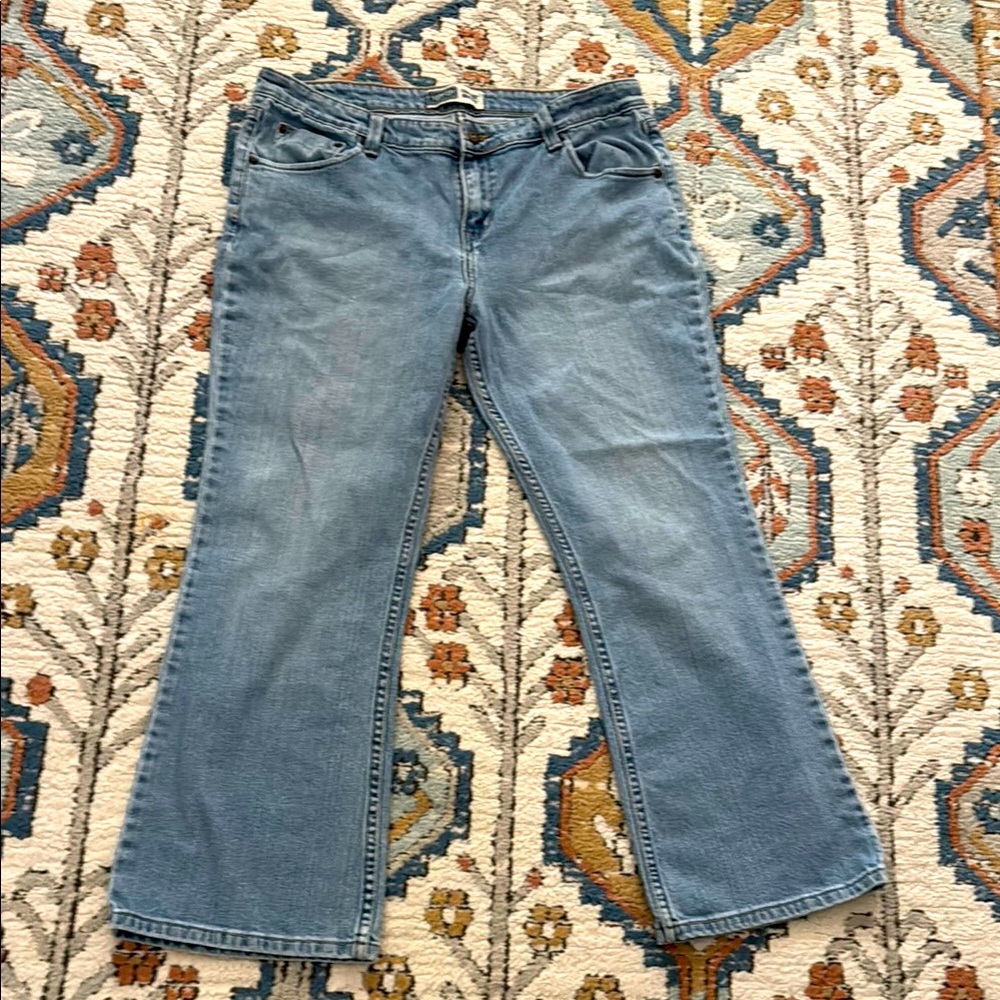 Levi’s Signature Low Rise Bootcut Jeans